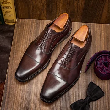 Пролетни мъжки бизнес обувки 2024 година, удобни обувки с квадратни пръсти и тройни тръба на шарнирна връзка, Модни Класическа сватбена мъжки кожени обувки