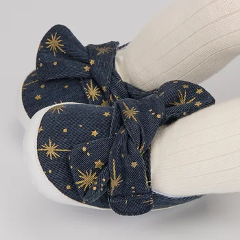 Обувки за новородени Ежедневни парусиновая обувки на принцеса за момиченца с препратка джапанки с принтом звезди, памучни маратонки с мека подметка